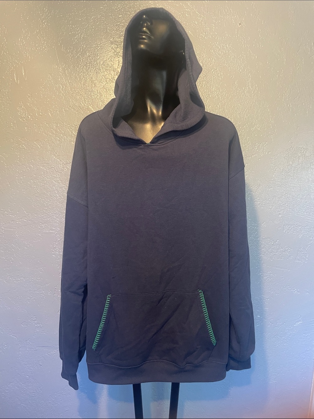 Hooded Pullover Sweatshirt - Navy cotton & polyester